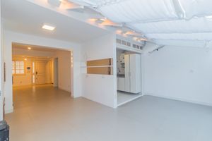 Image 35 - 864444