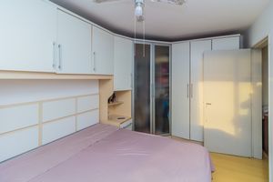 Image 12 - 864498
