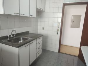 Image 12 - 864499