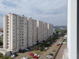 Image 9 - 864537