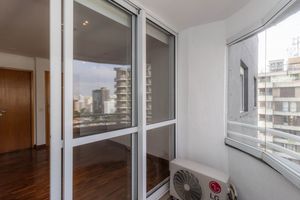 Image 4 - 864548