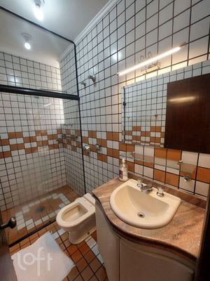 Image 11 - 864575
