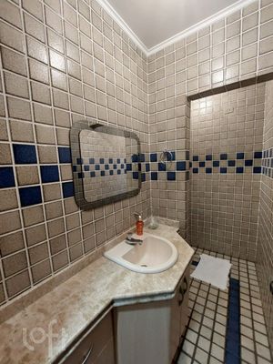 Image 10 - 864575