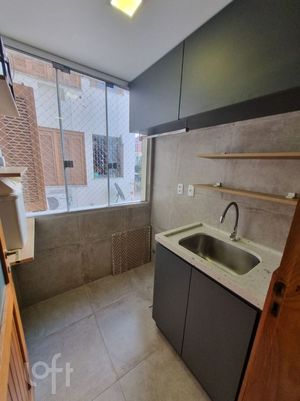 Image 9 - 864597