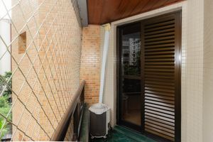 Image 25 - 864680