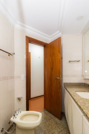 Image 37 - 864680