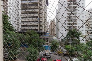 Image 44 - 864680