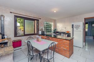 Image 17 - 864699