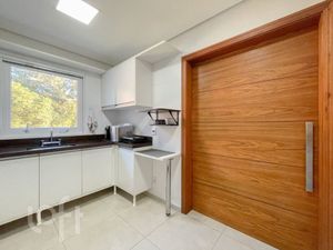 Image 13 - 864921