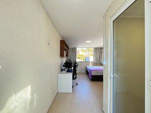 Image 30 - 865030