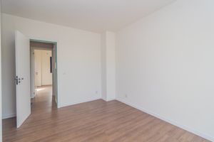 Image 21 - 865055