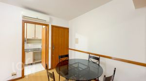 Image 4 - 865074