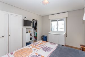 Image 19 - 865093