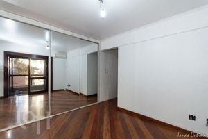 Image 27 - 865165