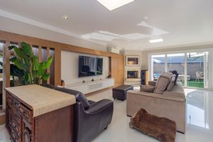 Image 5 - 865216