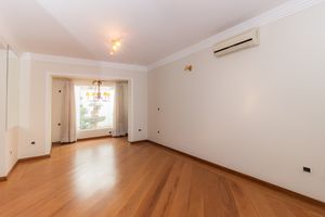 Image 11 - 865244
