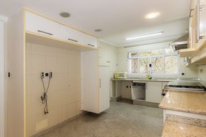Image 74 - 865244