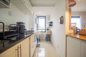 Image 6 - 865330