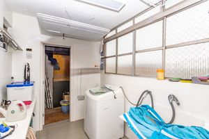 Image 38 - 865356