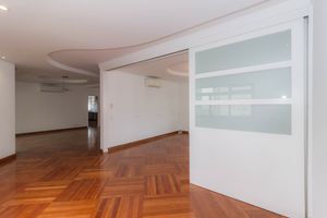 Image 10 - 865390