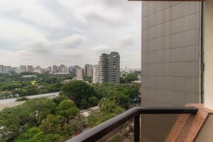 Image 42 - 865390