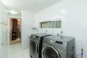 Image 21 - 865417