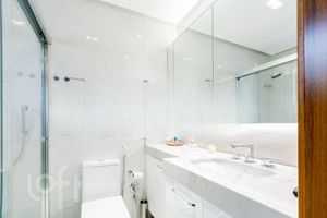 Image 13 - 865418