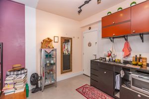 Image 17 - 865421