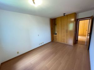 Image 15 - 865502