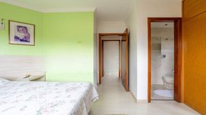 Image 13 - 865536