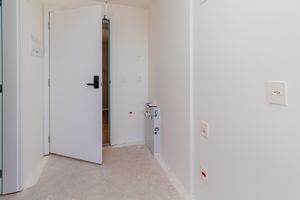 Image 4 - 865568