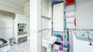 Image 4 - 865594