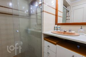 Image 10 - 865615