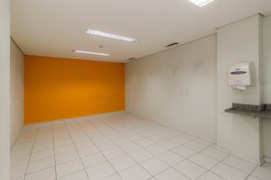 Image 10 - 865645
