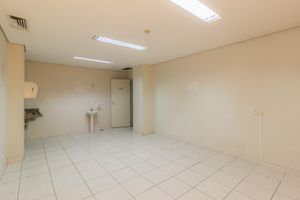 Image 11 - 865645