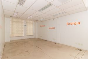 Image 17 - 865645