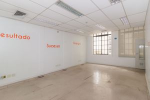 Image 20 - 865645