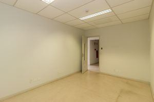 Image 40 - 865645