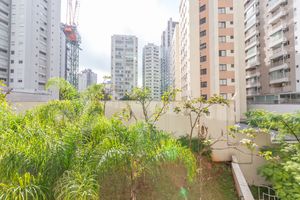 Image 12 - 865728