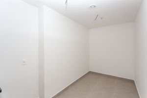 Image 26 - 865728