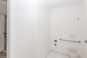 Image 36 - 865728