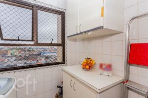 Image 28 - 865782