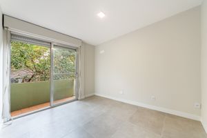 Image 11 - 865787