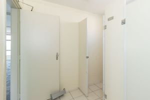 Image 10 - 865852