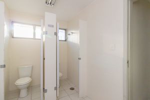 Image 11 - 865852