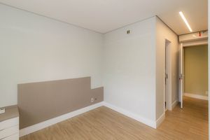 Image 25 - 865863