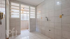 Image 21 - 865880