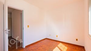 Image 7 - 865880