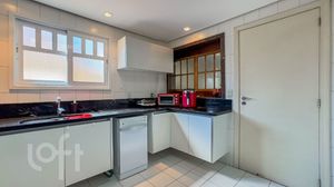 Image 18 - 865898