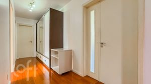 Image 34 - 865898